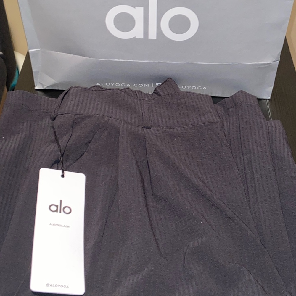 Brand New! Alo Women High Waste Dreamchase trouser black size S